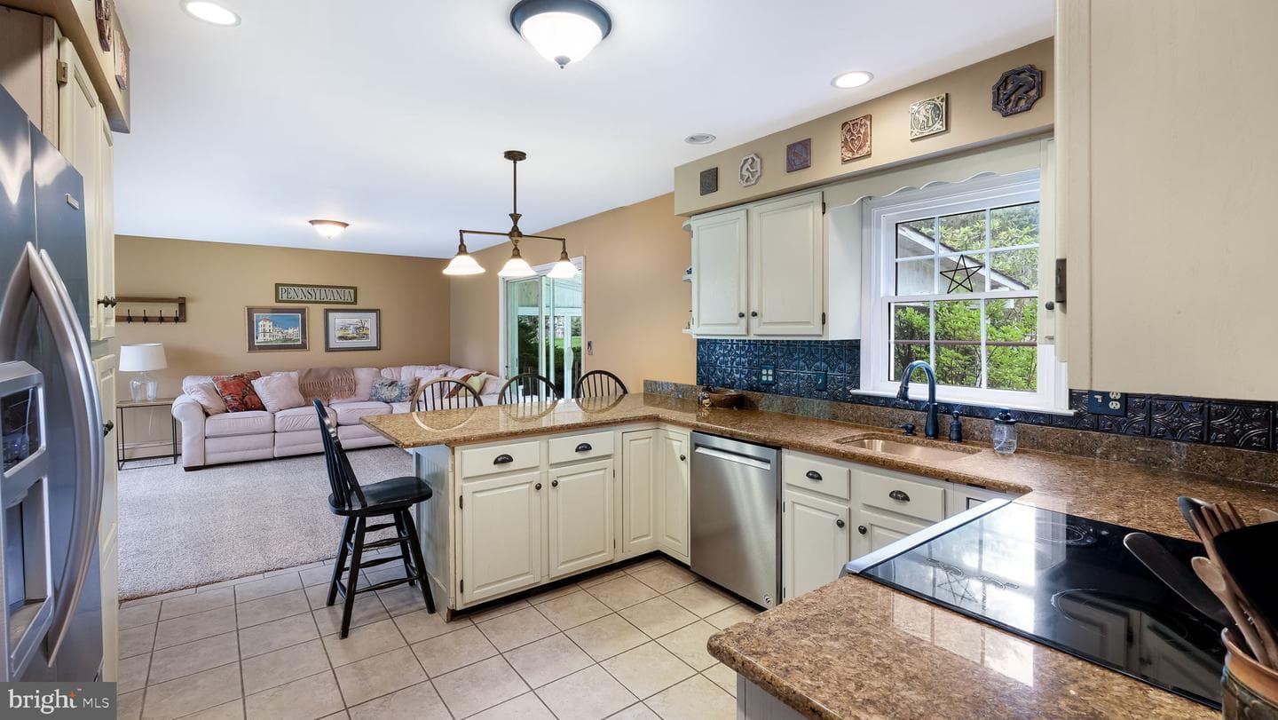 1 Sunnybrook Drive photo 16