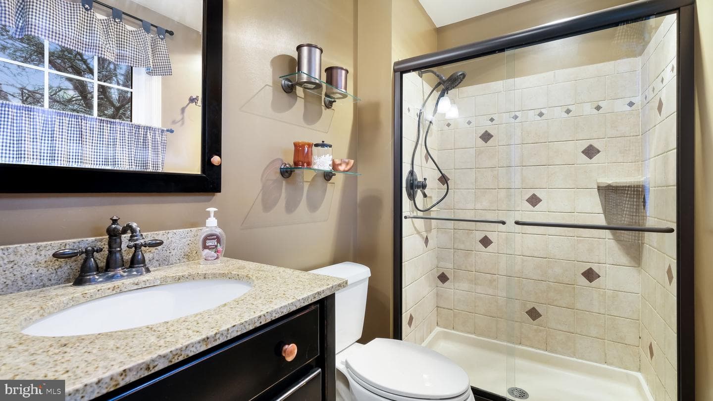 1 Sunnybrook Drive photo 28