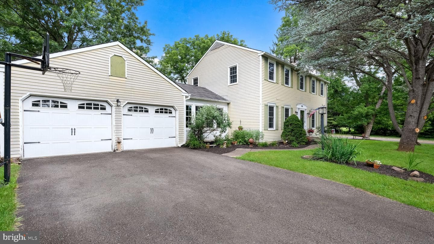 1 Sunnybrook Drive photo 3