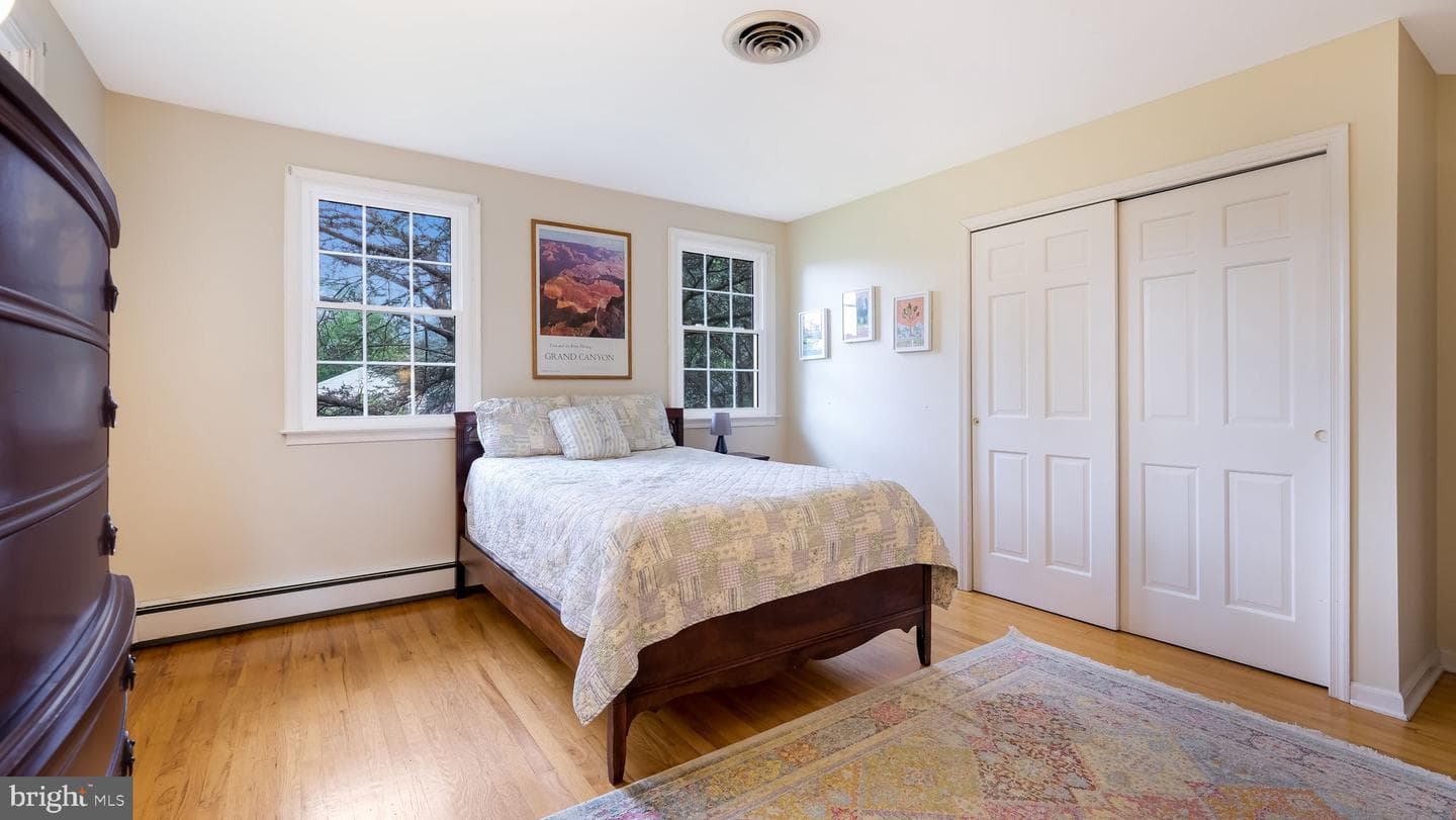 1 Sunnybrook Drive photo 32