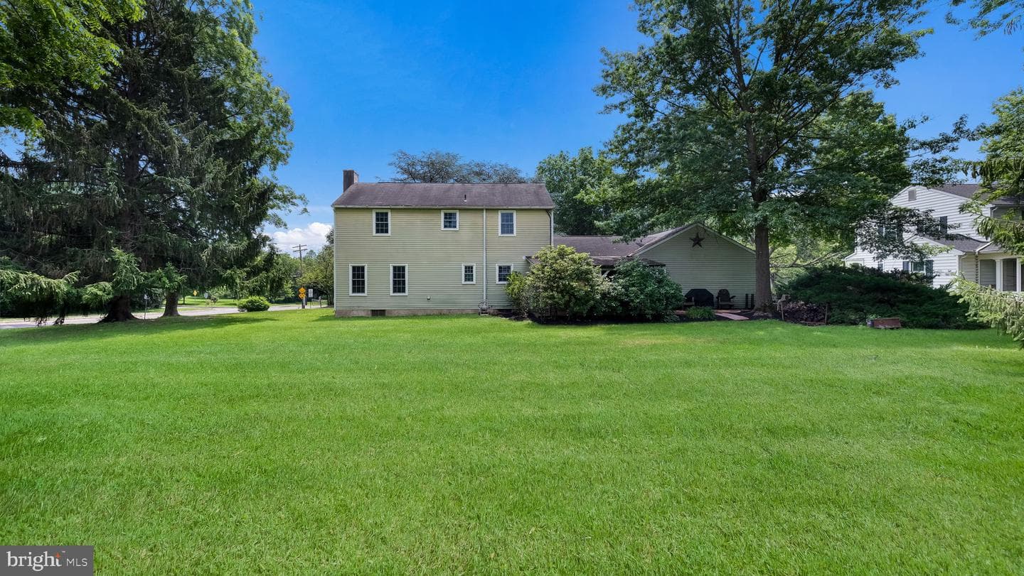 1 Sunnybrook Drive photo 37