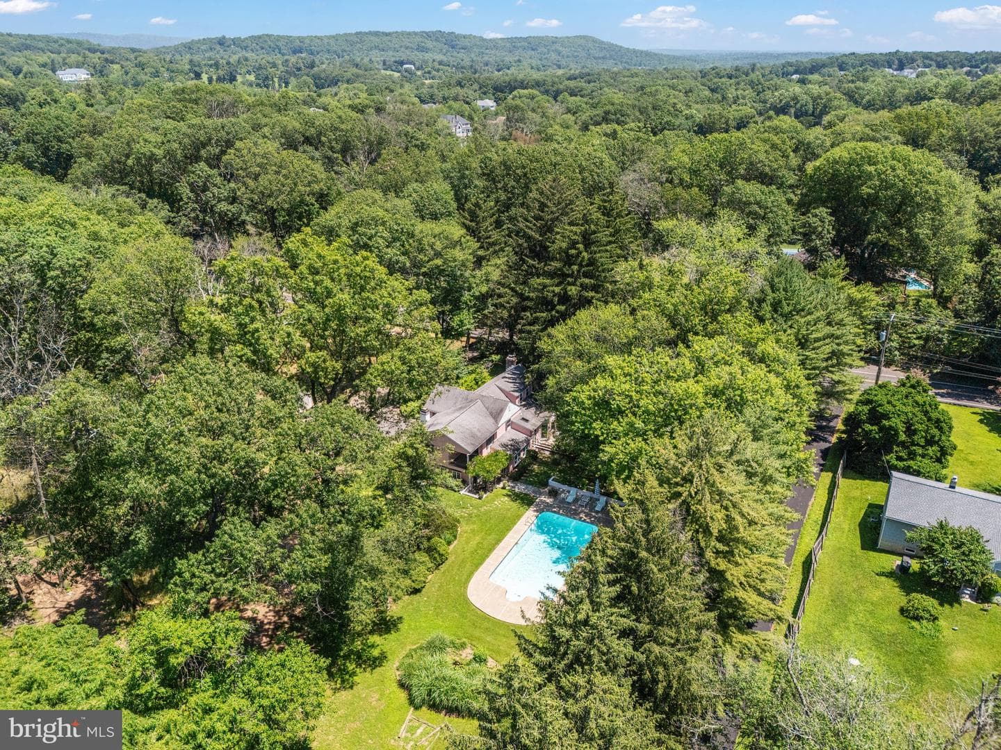 2692 Windy Bush Road photo 5