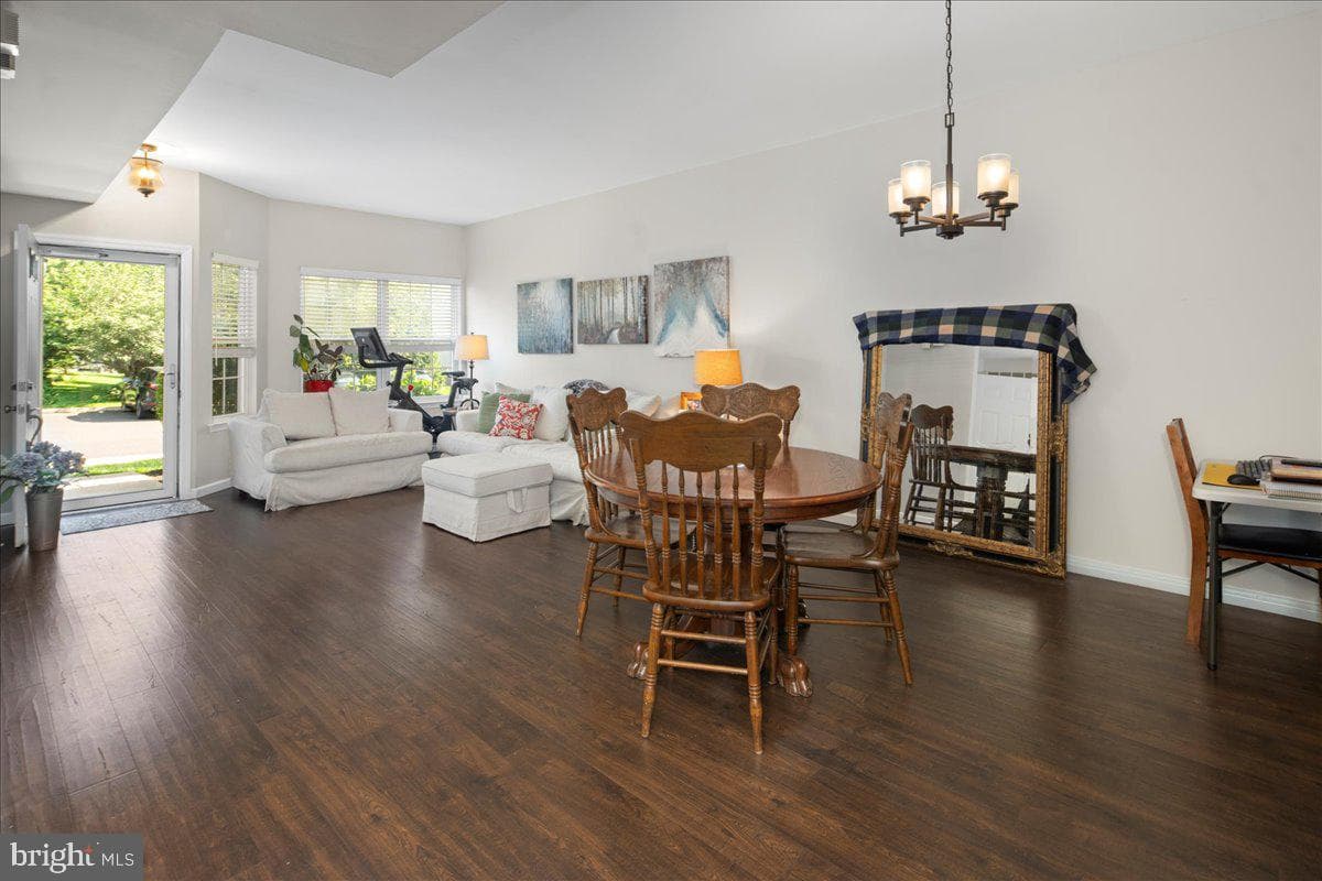 420 Fairview Way photo 3