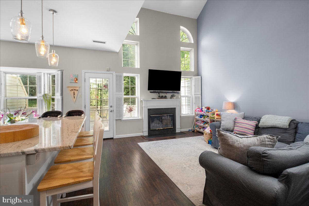 420 Fairview Way photo 6