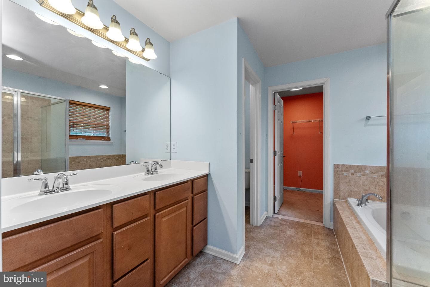 1057 Huntington Road photo 18