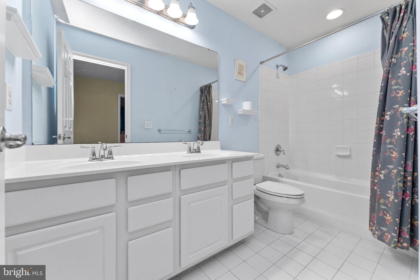 1057 Huntington Road photo 23