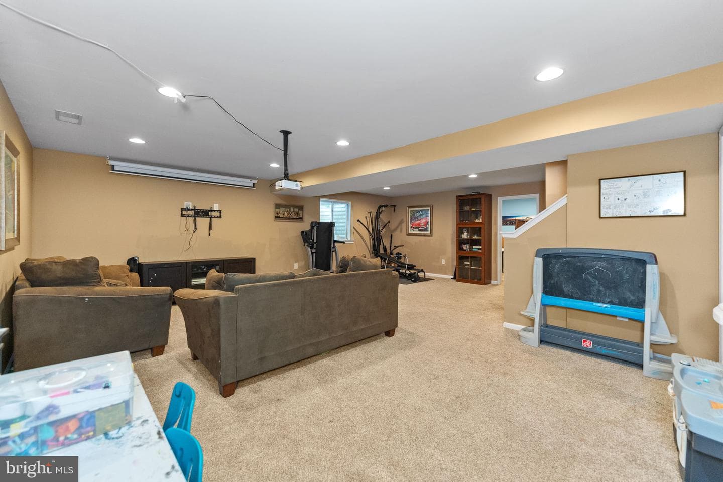 1057 Huntington Road photo 26