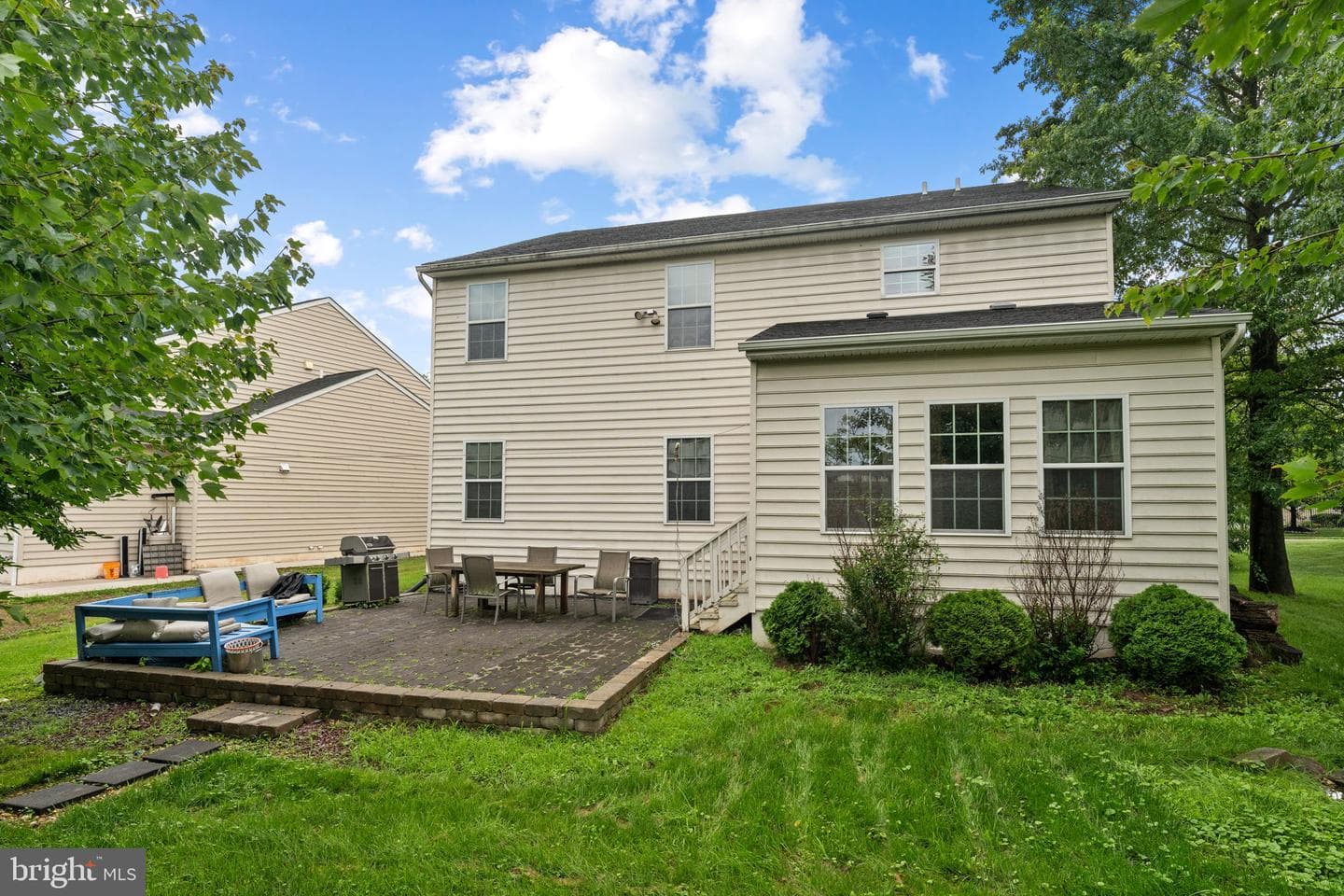 1057 Huntington Road photo 28