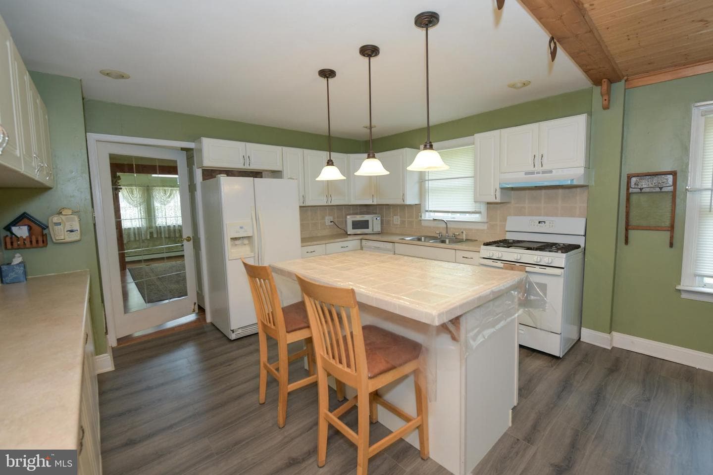 139 Crescent Street photo 11