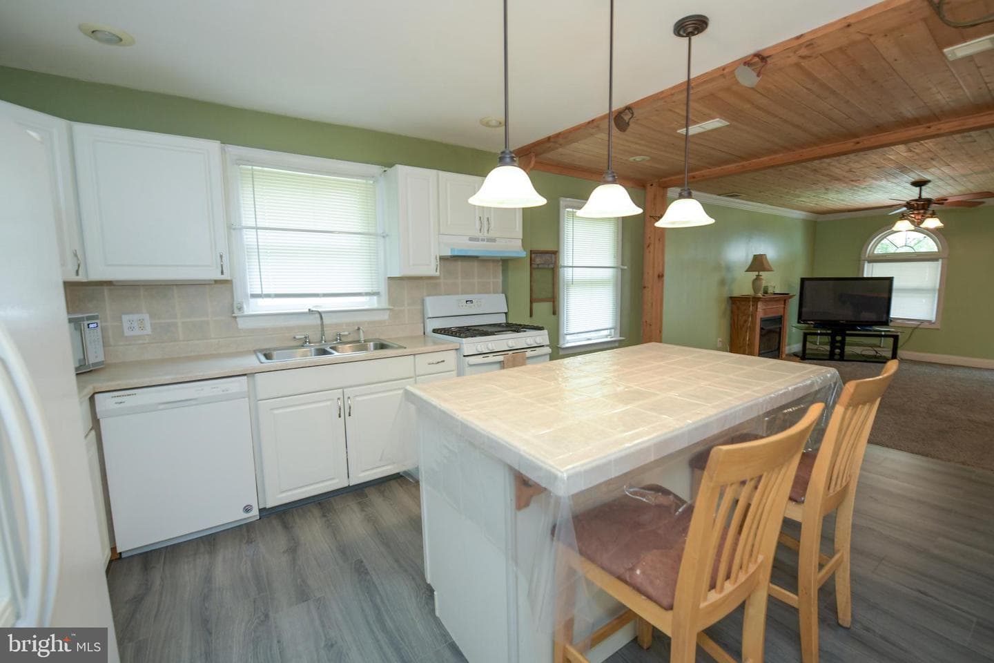 139 Crescent Street photo 13