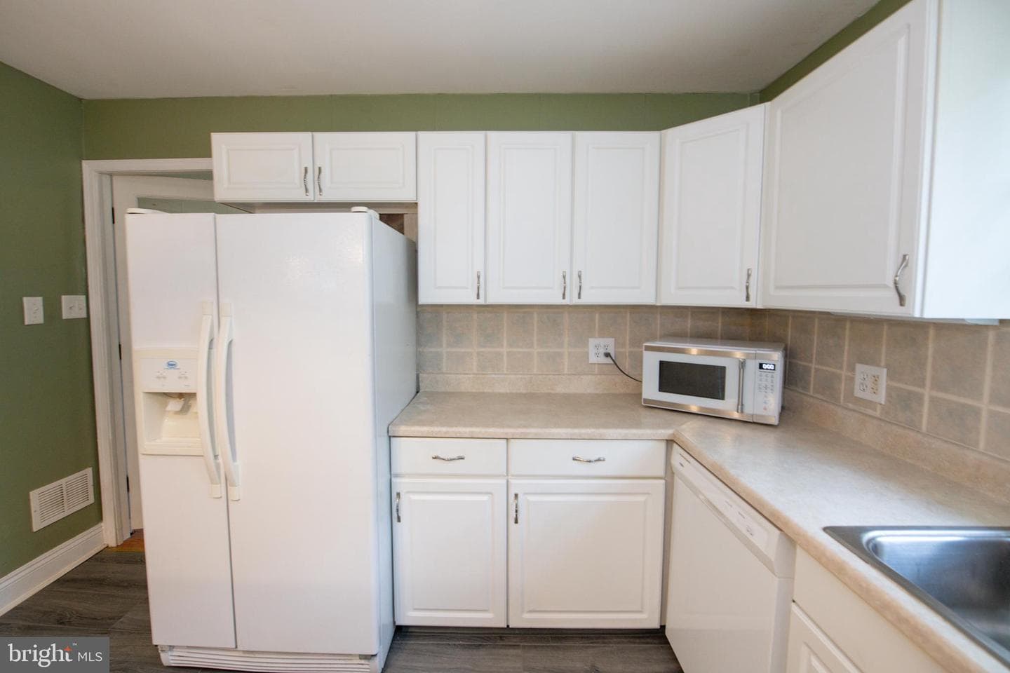 139 Crescent Street photo 14