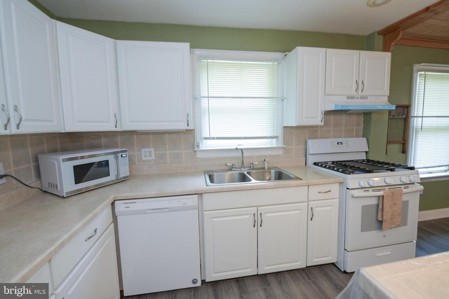 139 Crescent Street photo 15