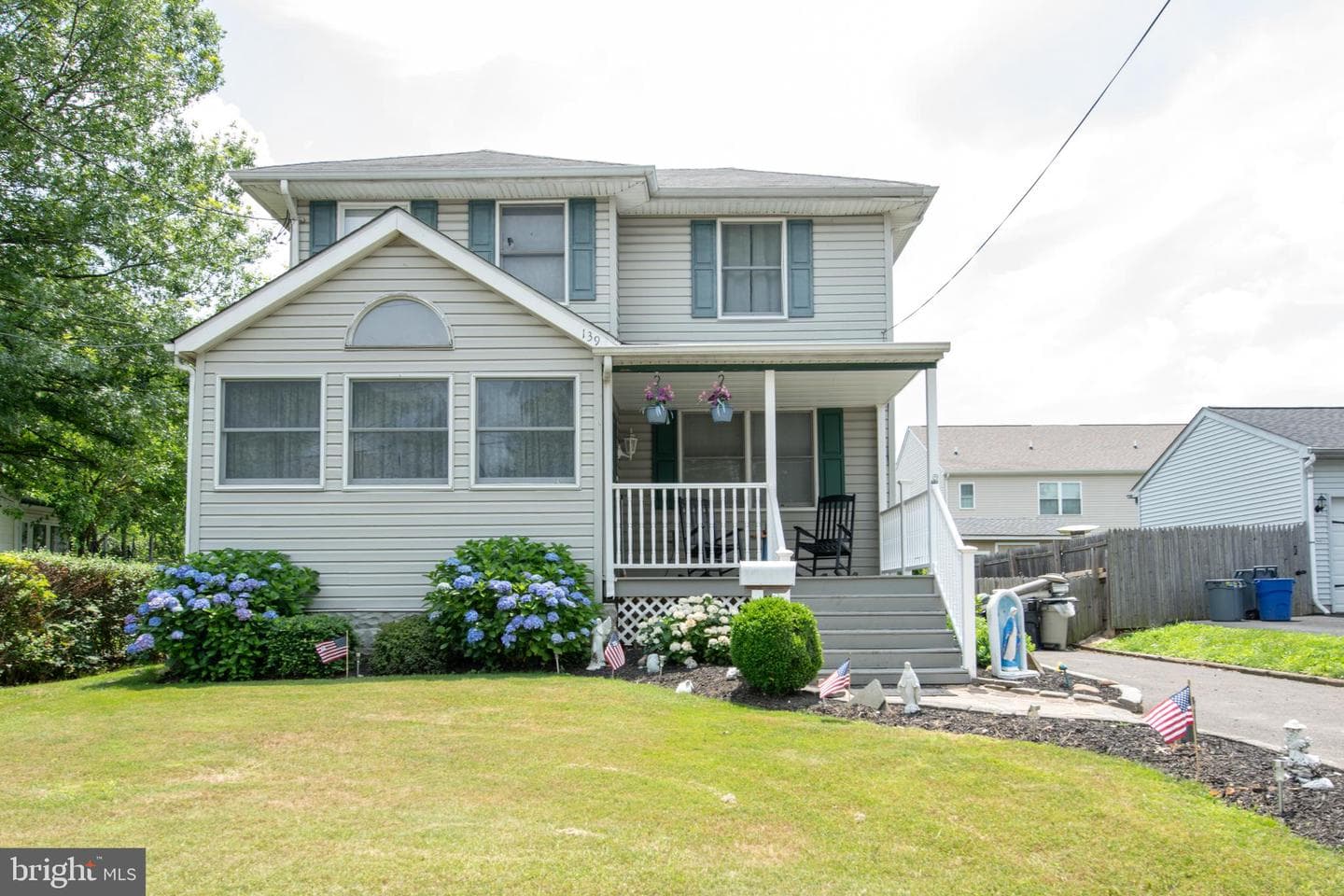 139 Crescent Street photo 2