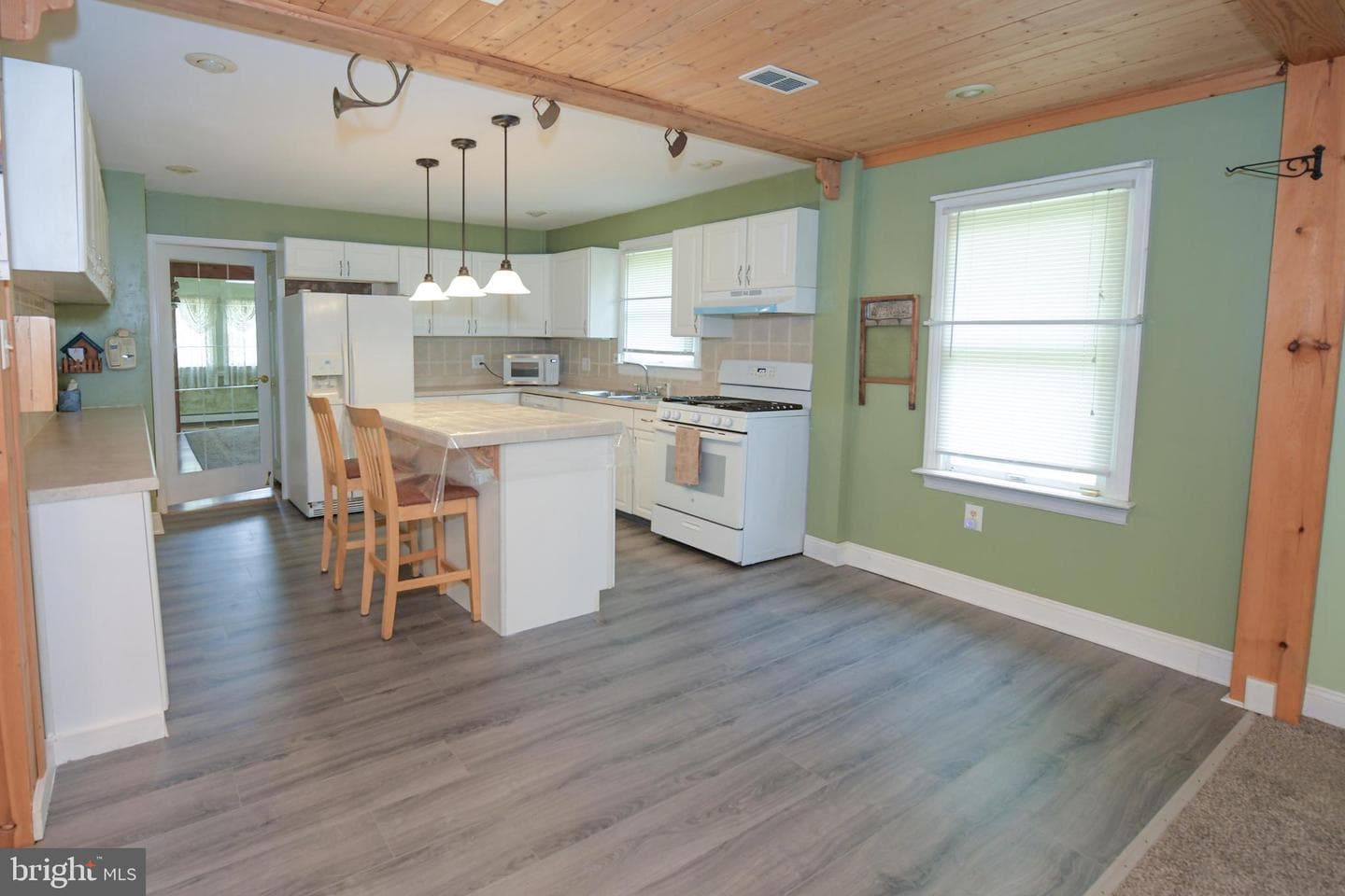 139 Crescent Street photo 20