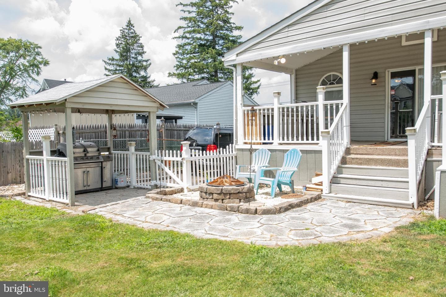139 Crescent Street photo 45