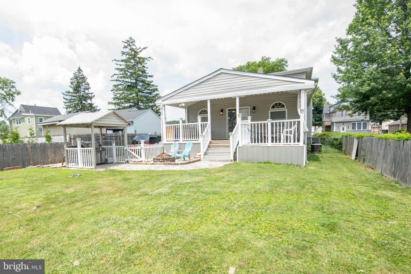 139 Crescent Street photo 47