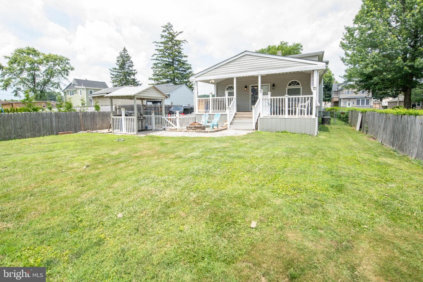 139 Crescent Street photo 48