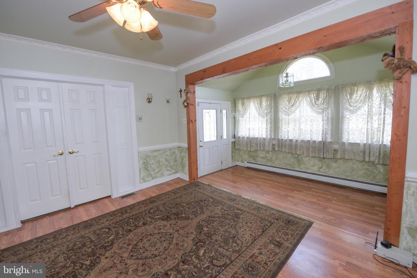 139 Crescent Street photo 8