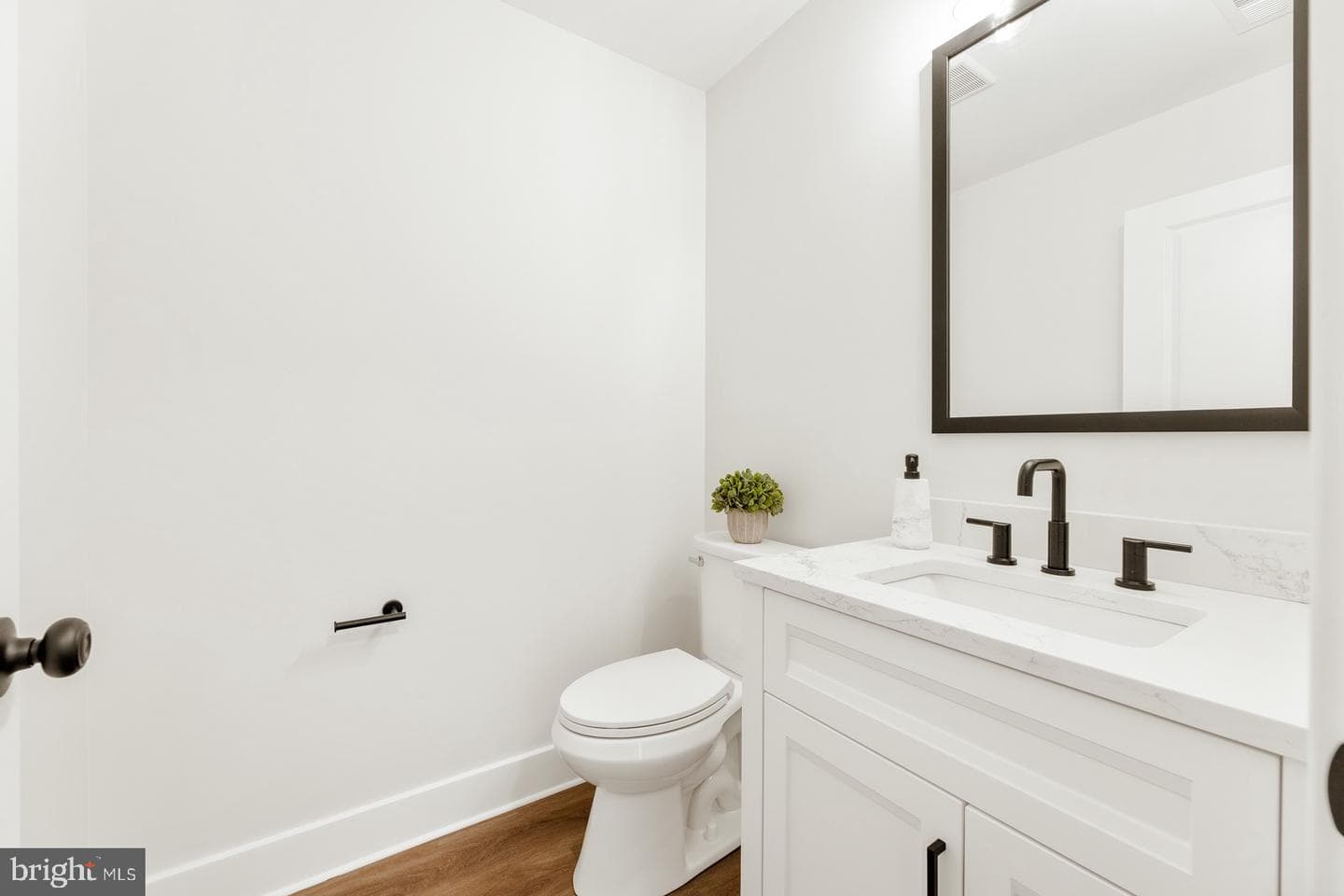 1805 Grieb Avenue photo 22