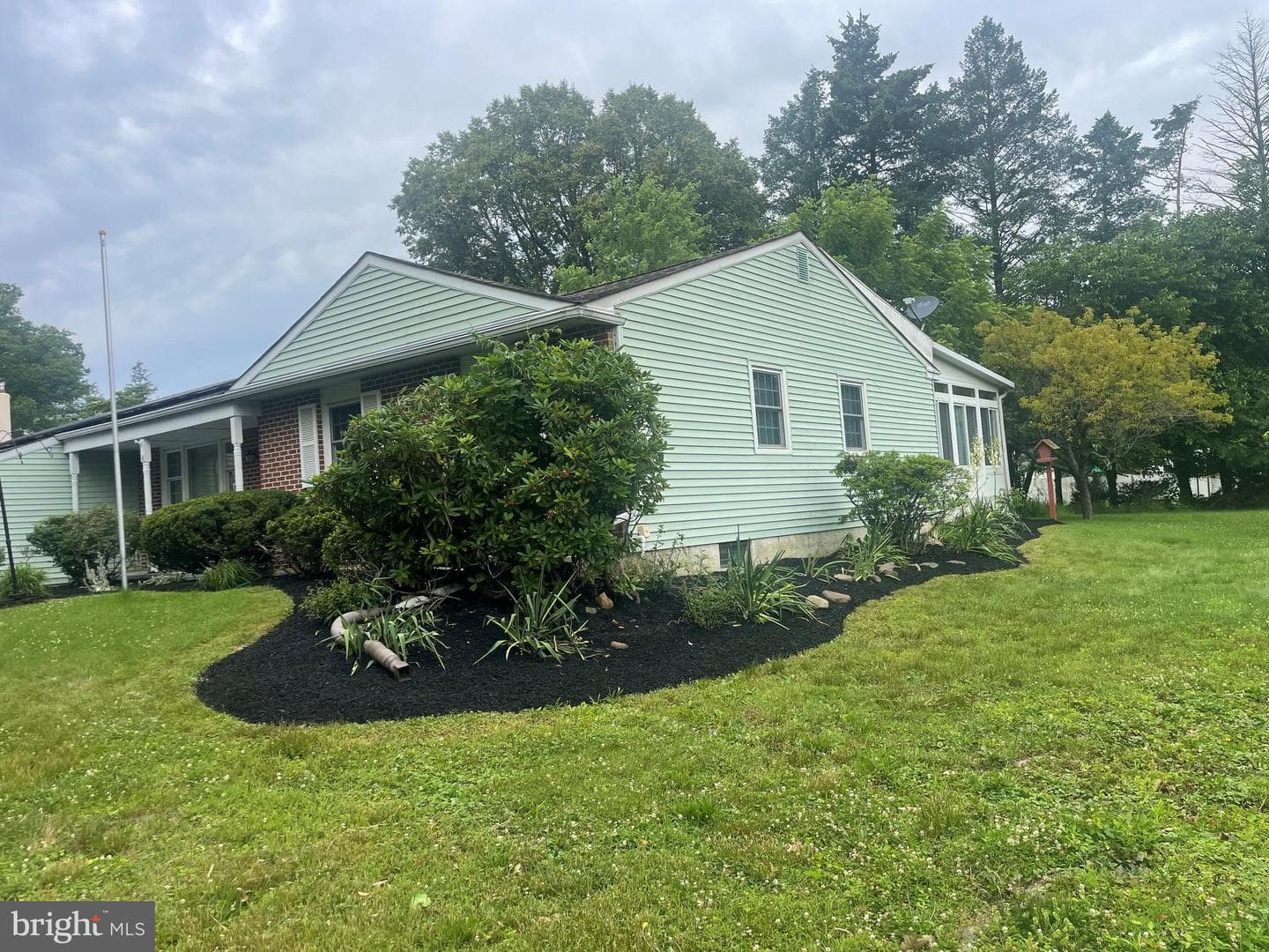 752 Gordon Drive photo 32