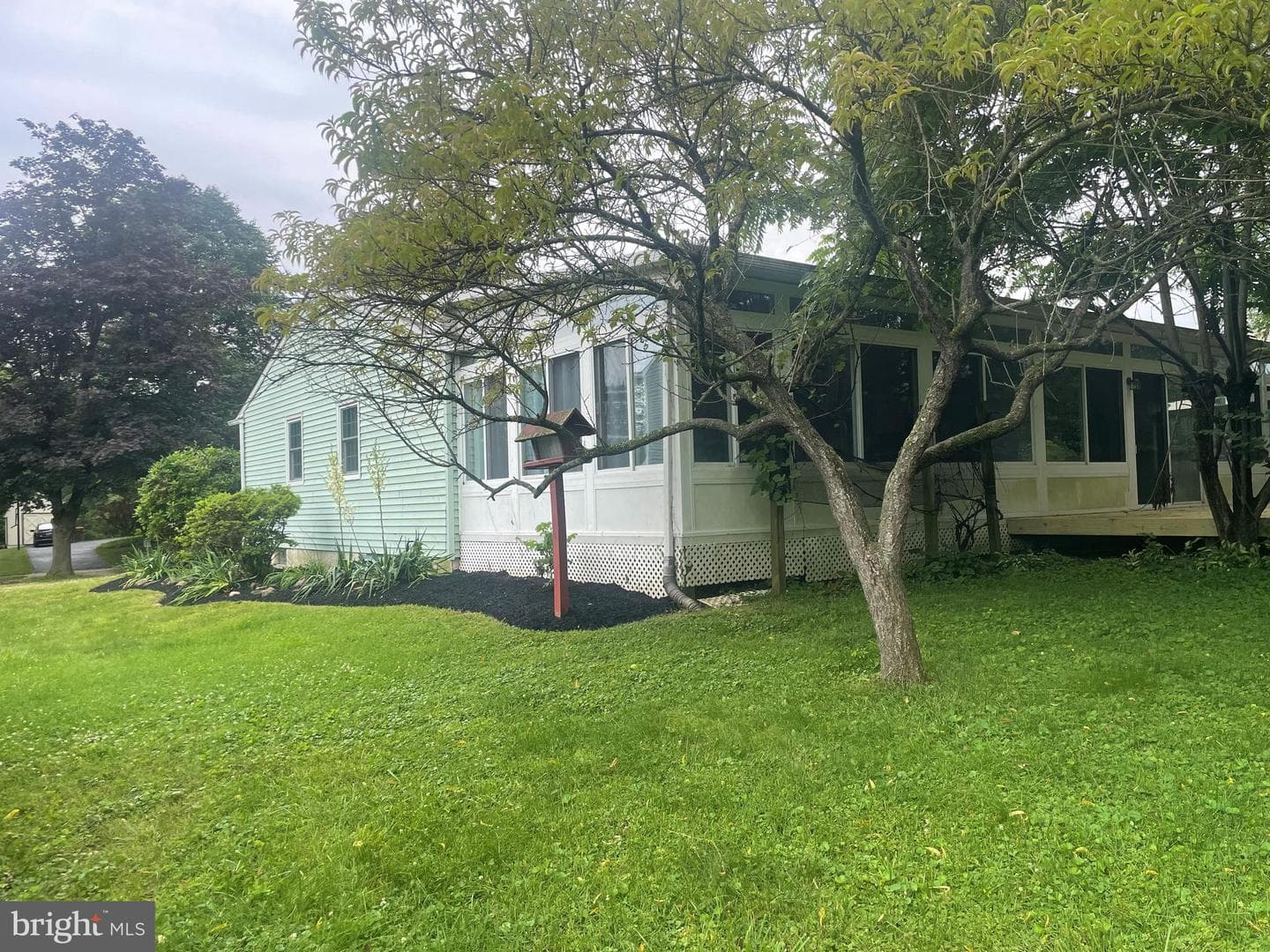 752 Gordon Drive photo 8