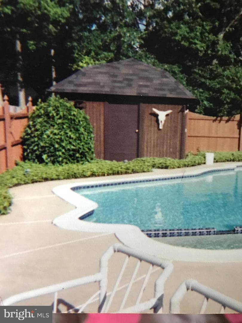 527 Nel Drive photo 3