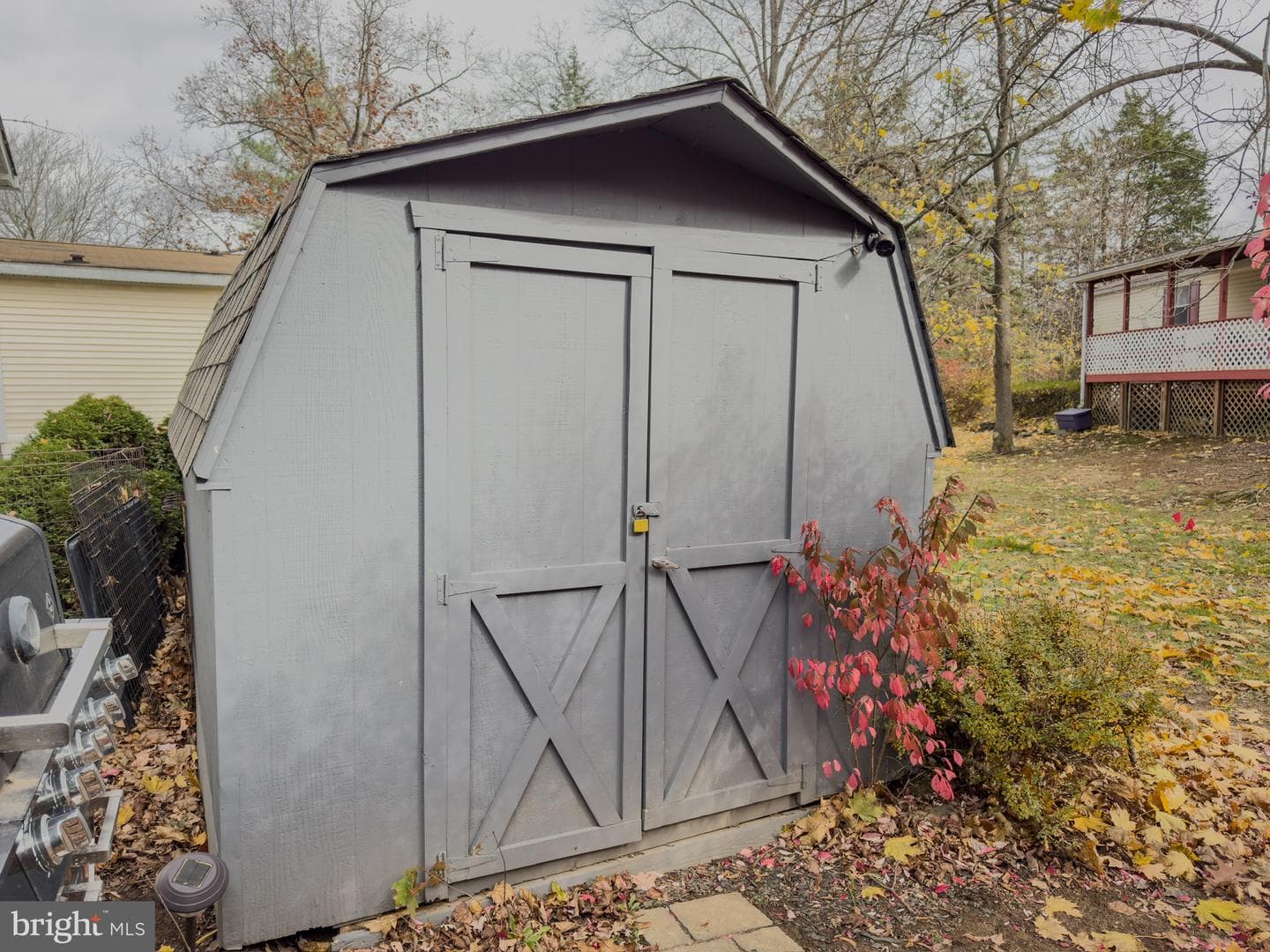 6 Walnut Lane photo 32