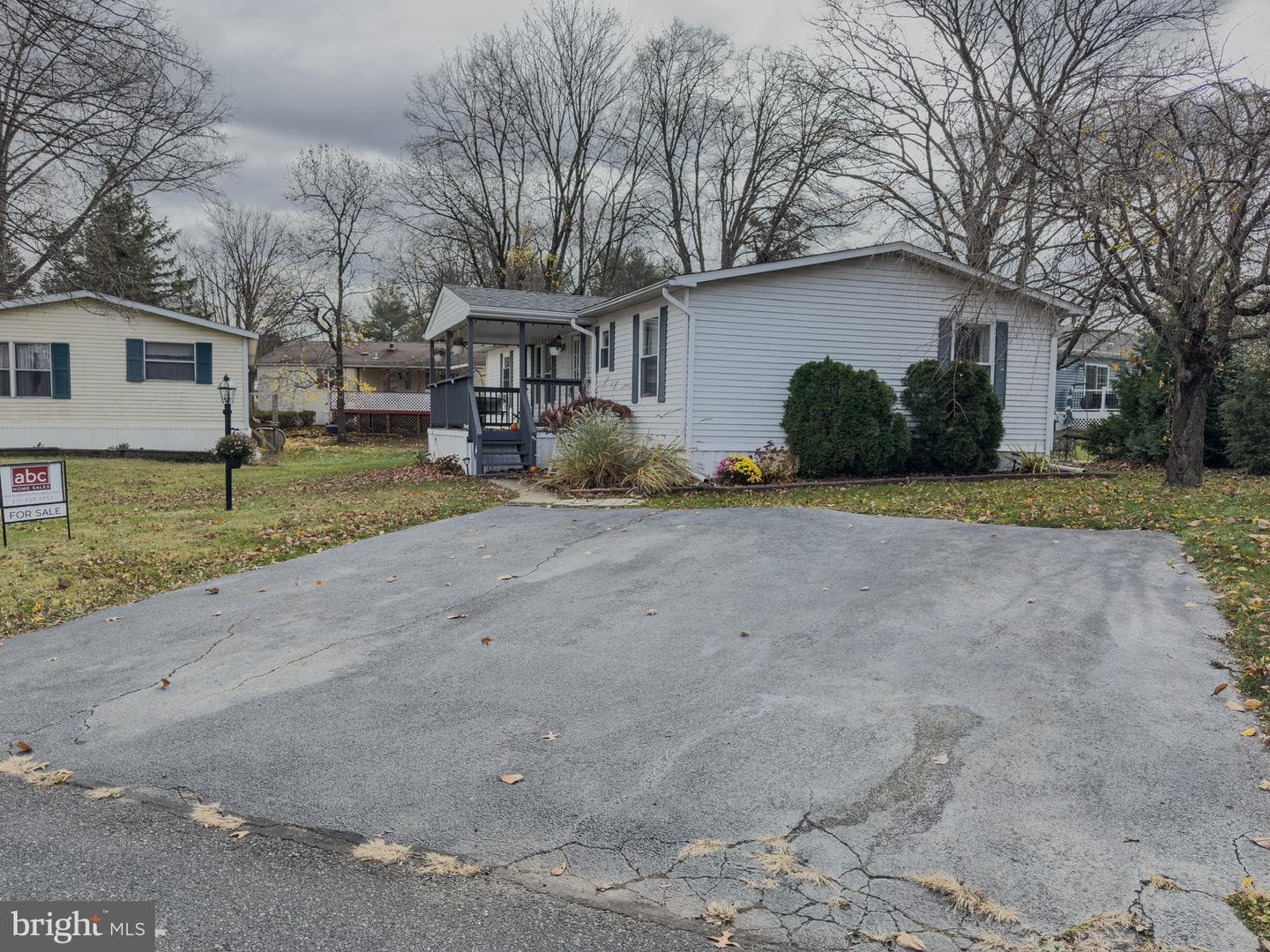 6 Walnut Lane photo 4