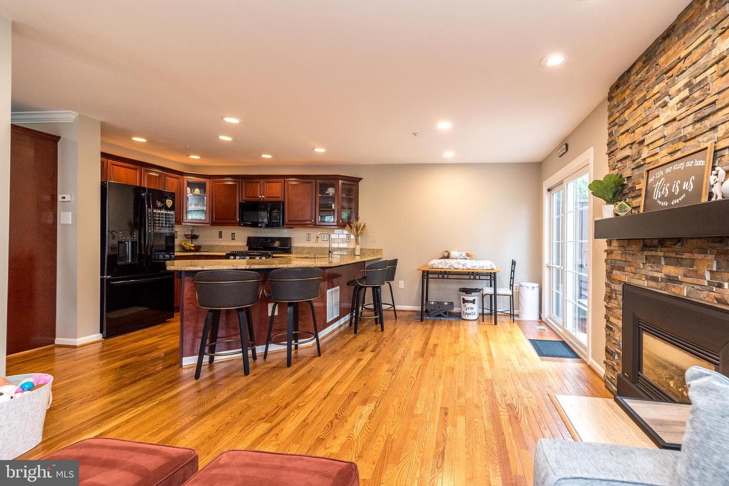 192 Stetson Drive photo 8
