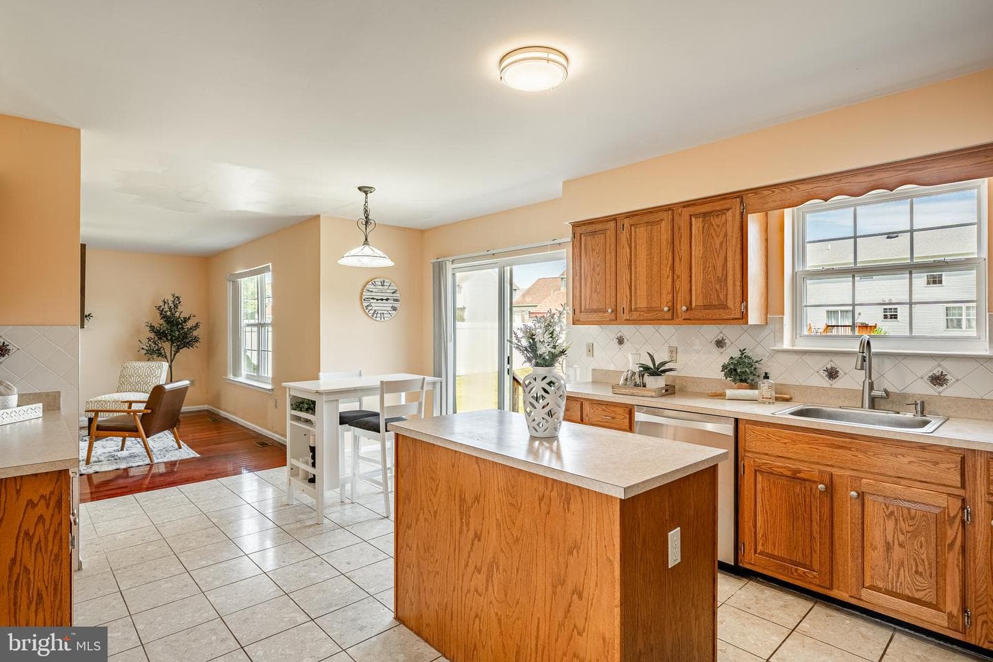 1221 Meadow Brook Drive photo 10