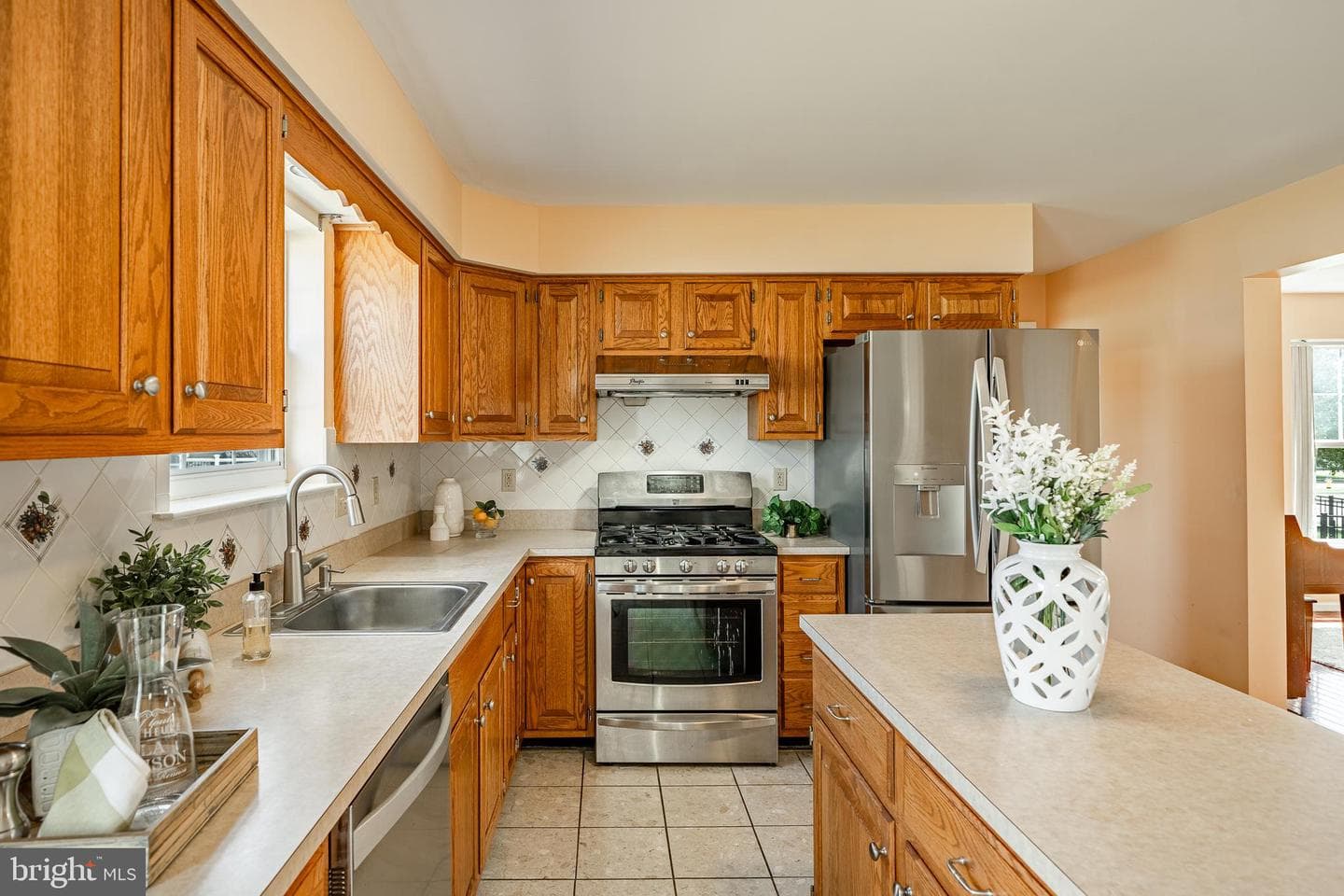 1221 Meadow Brook Drive photo 13