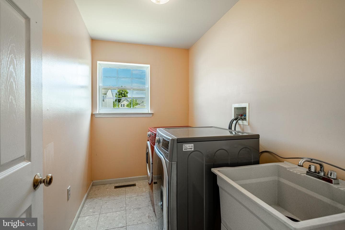 1221 Meadow Brook Drive photo 17