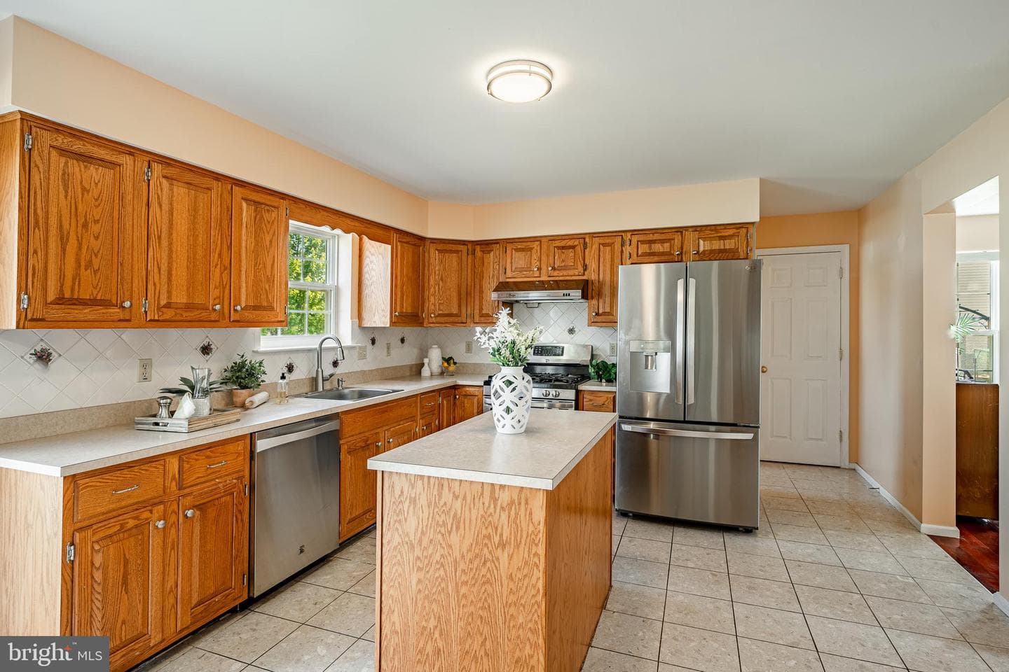 1221 Meadow Brook Drive photo 9