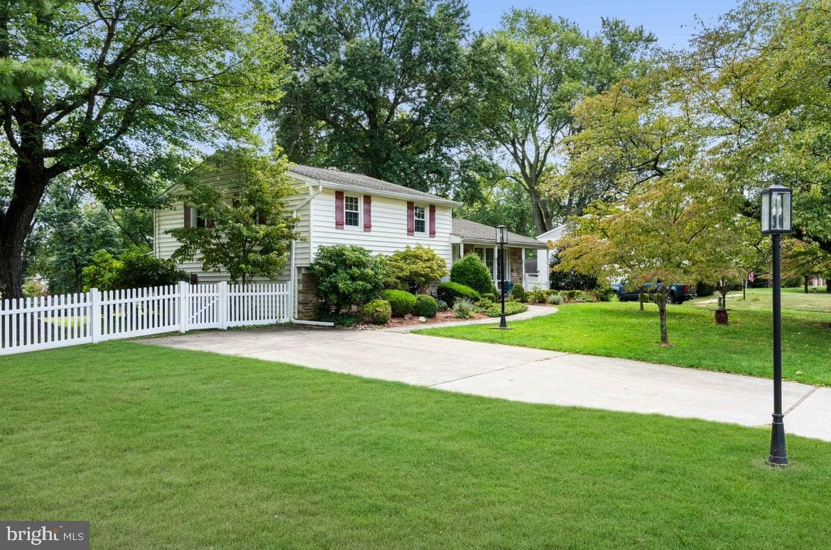 319 Holly Knoll photo 1