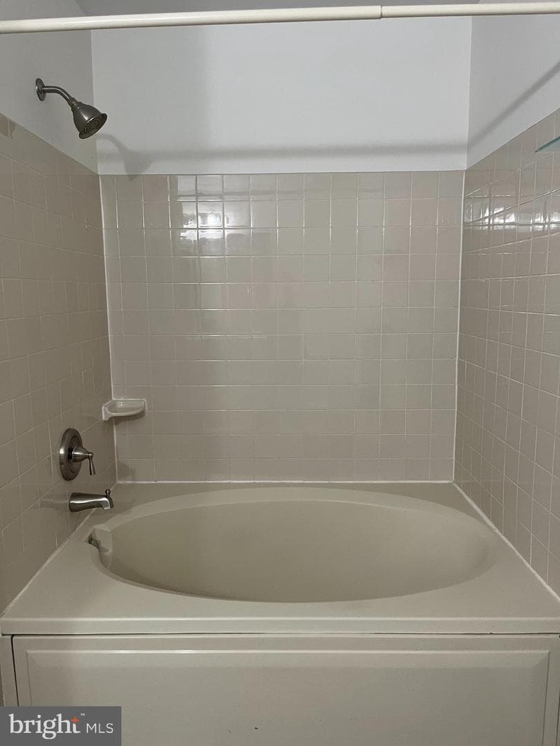 4104 Waltham Court photo 17