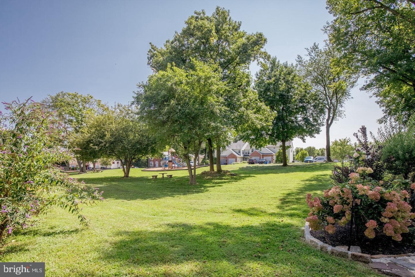 339 N Mount Vernon Circle photo 43