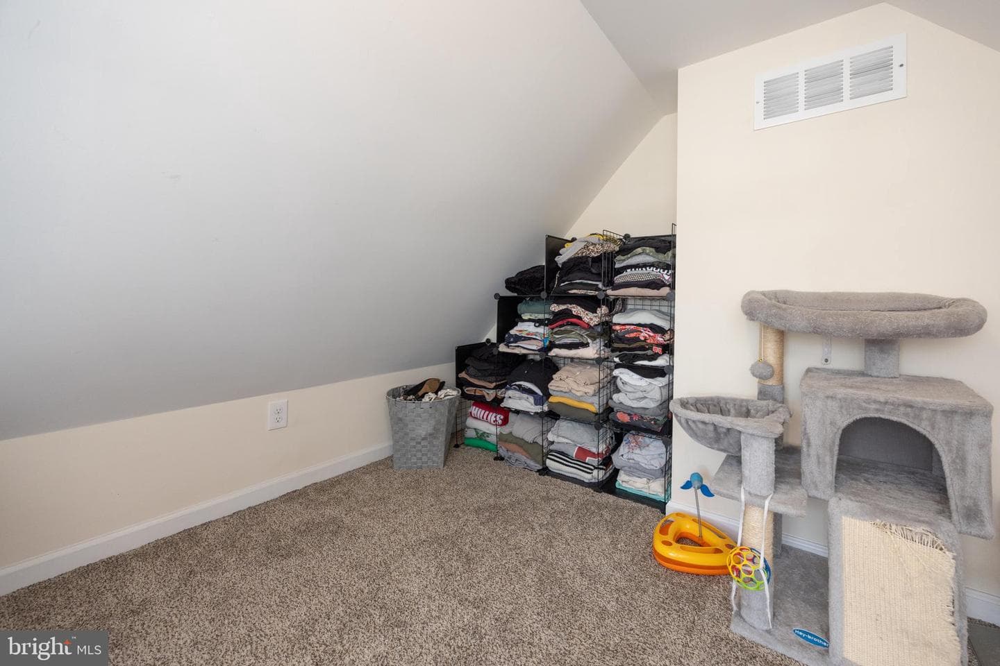 612 Pond Street photo 11