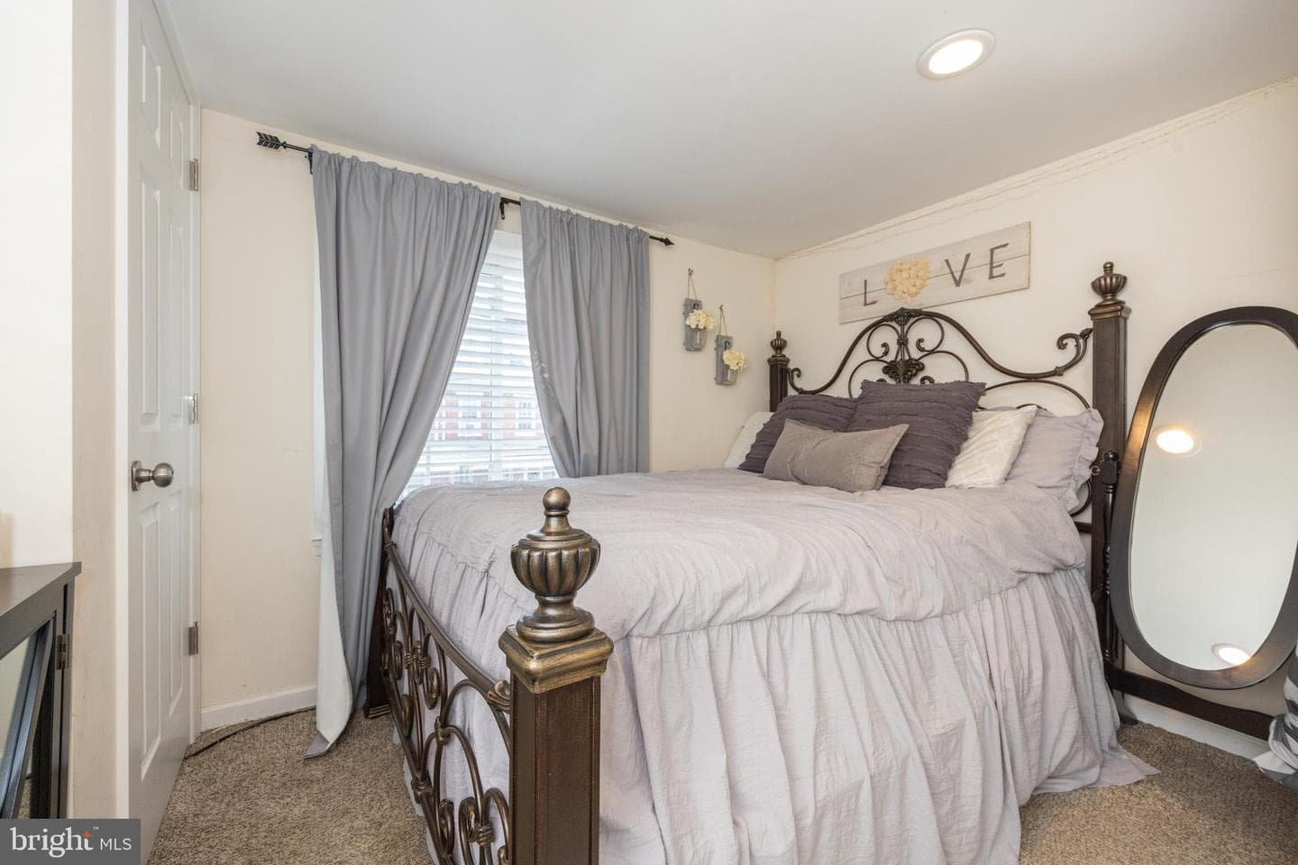 612 Pond Street photo 16