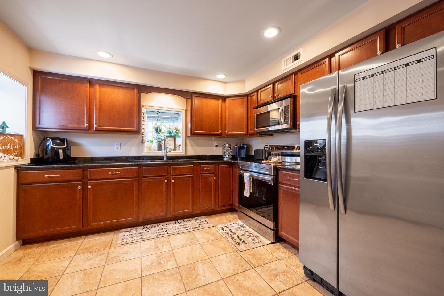 612 Pond Street photo 2