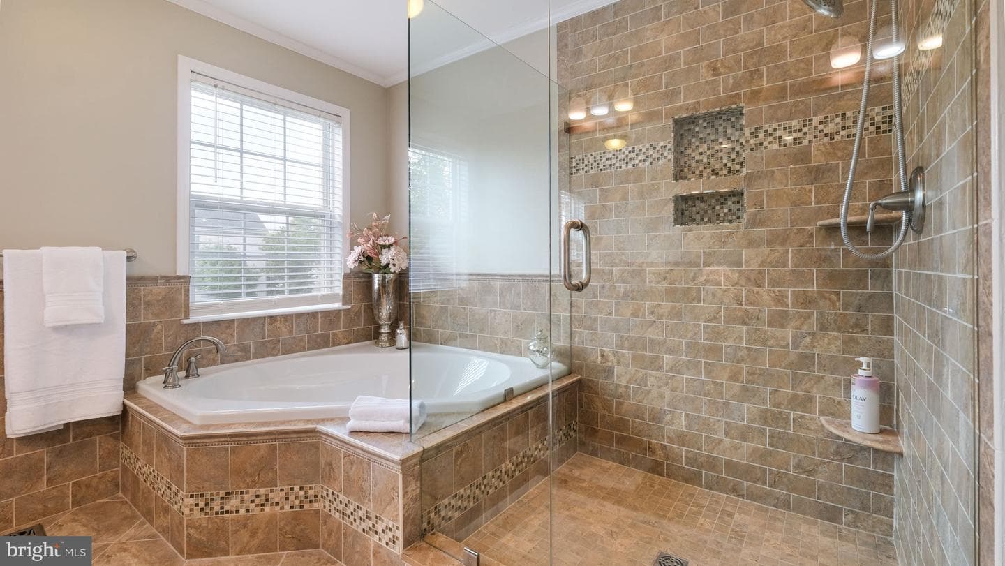 104 Equestrian Drive photo 24