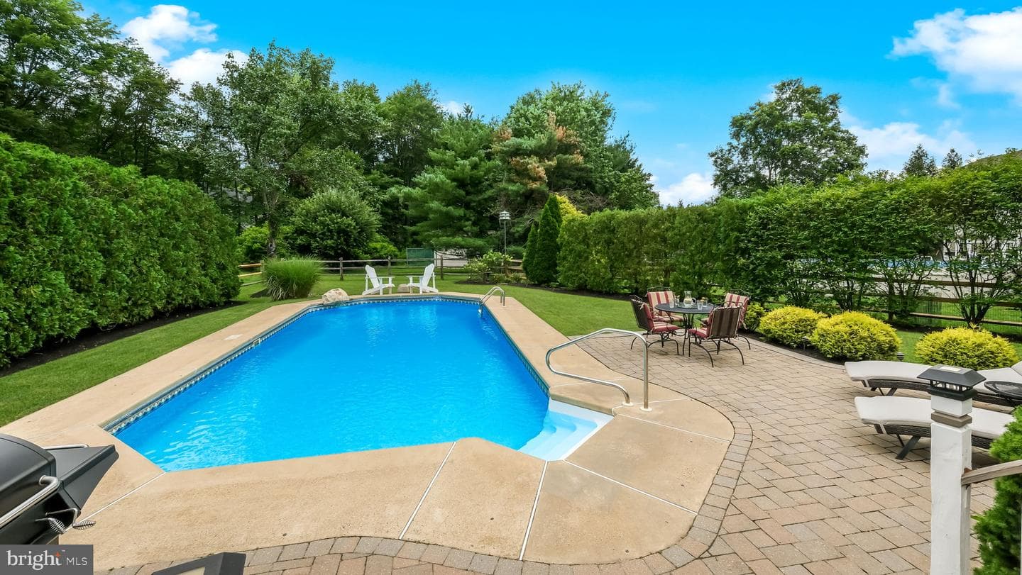 104 Equestrian Drive photo 36