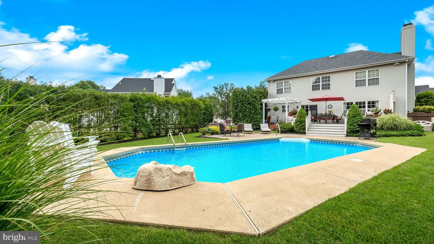 104 Equestrian Drive photo 40
