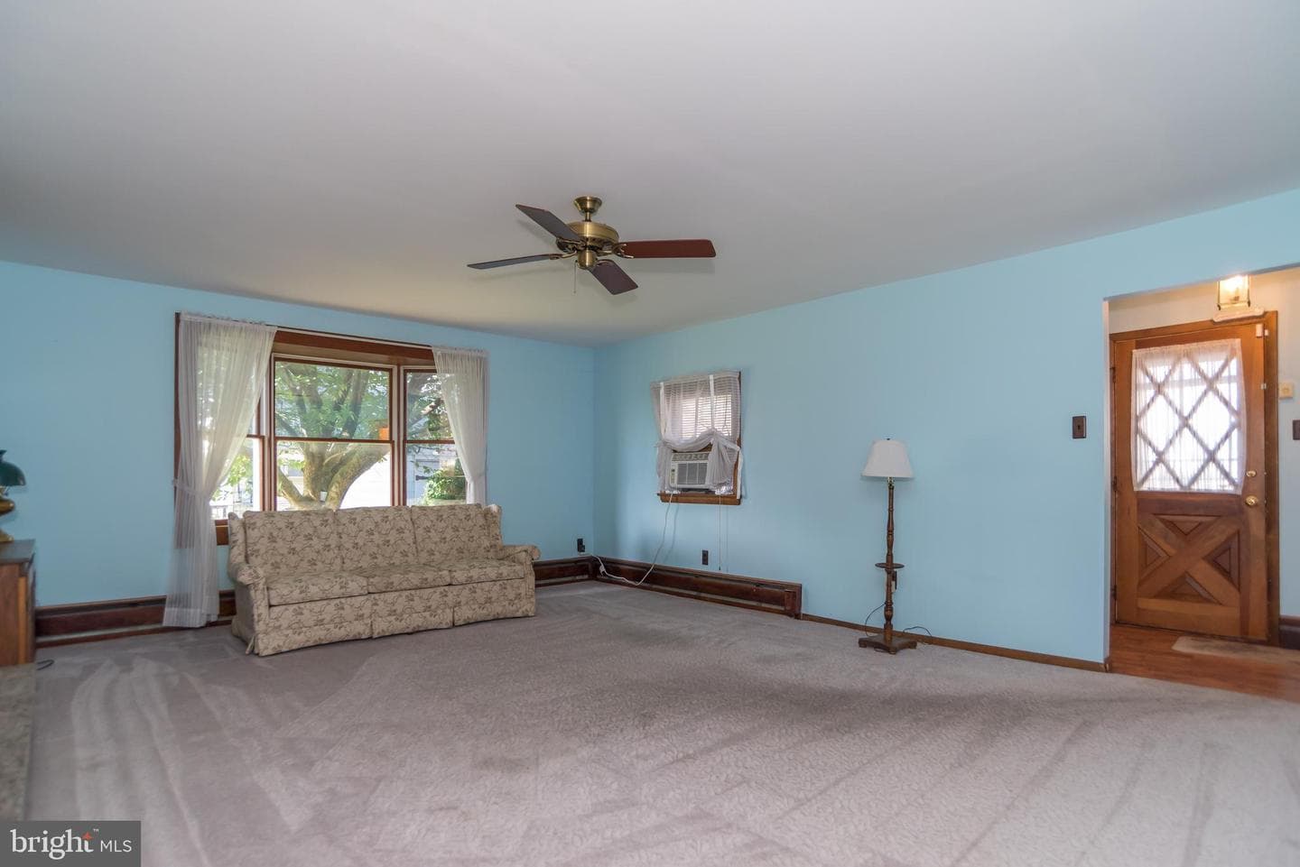 1205 Newport Road photo 3