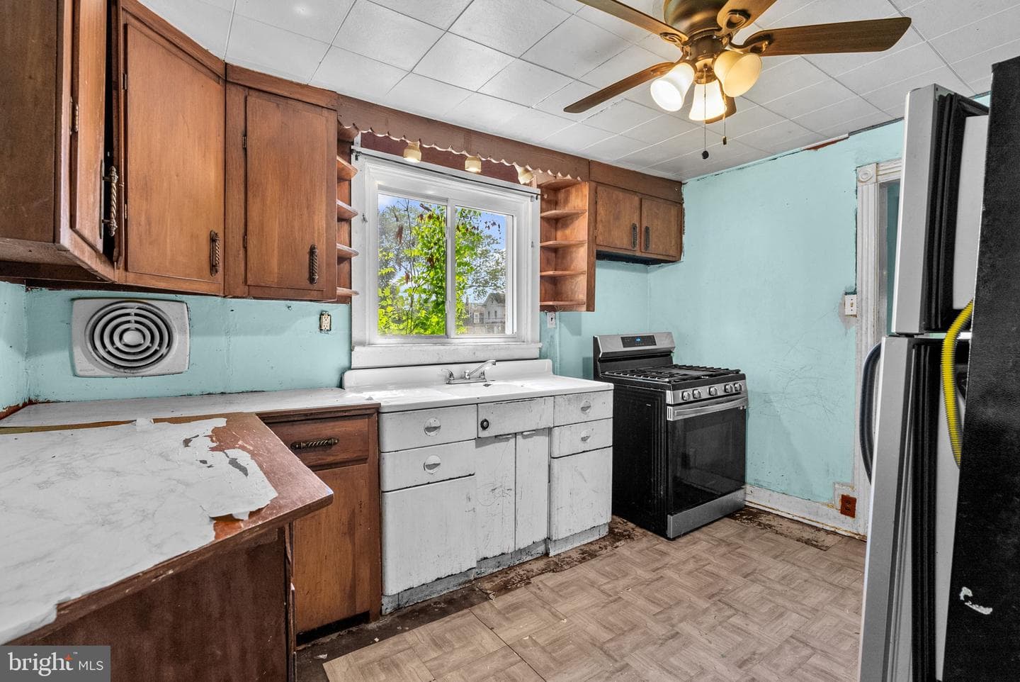 203 Robertson Avenue photo 18