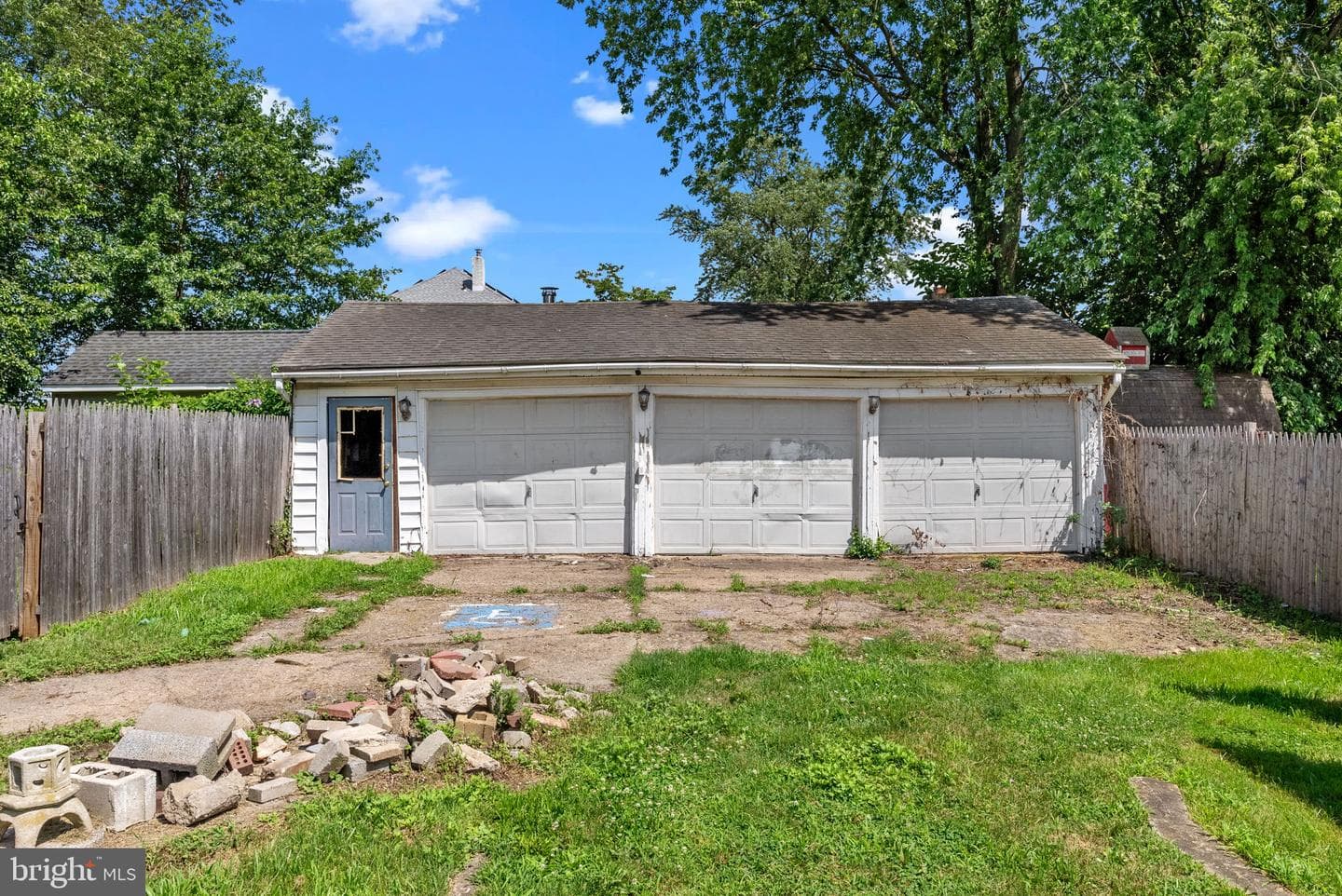 203 Robertson Avenue photo 4
