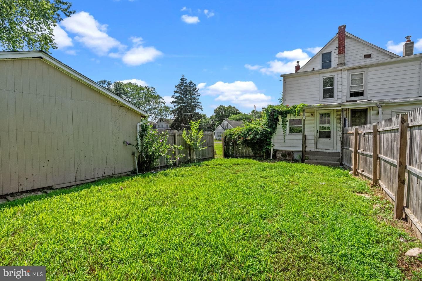 203 Robertson Avenue photo 7