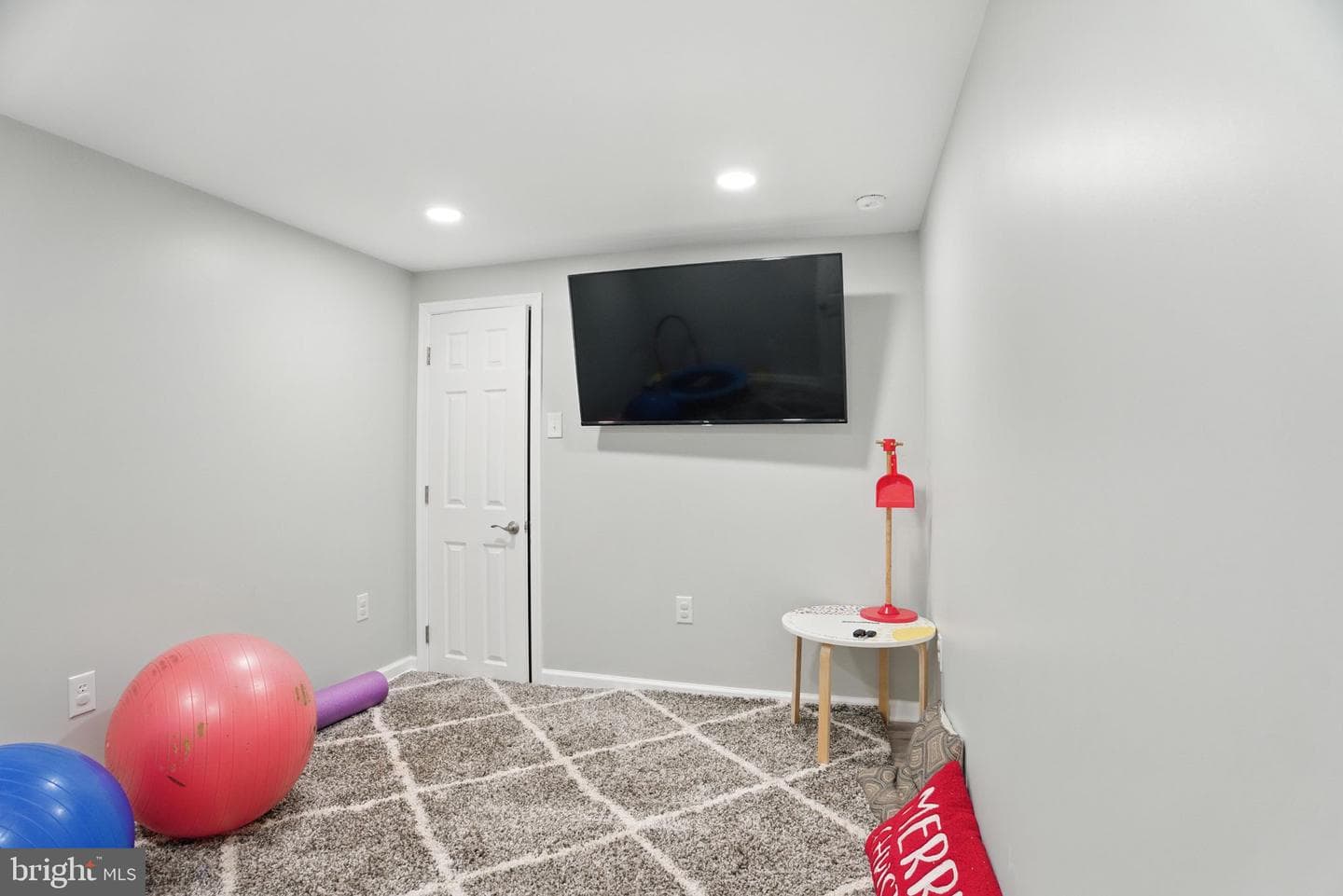 2549 Arrowhead Drive photo 24
