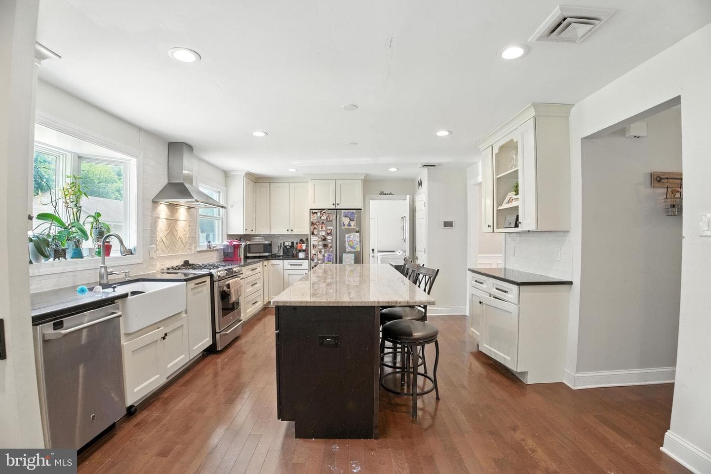 2549 Arrowhead Drive photo 4