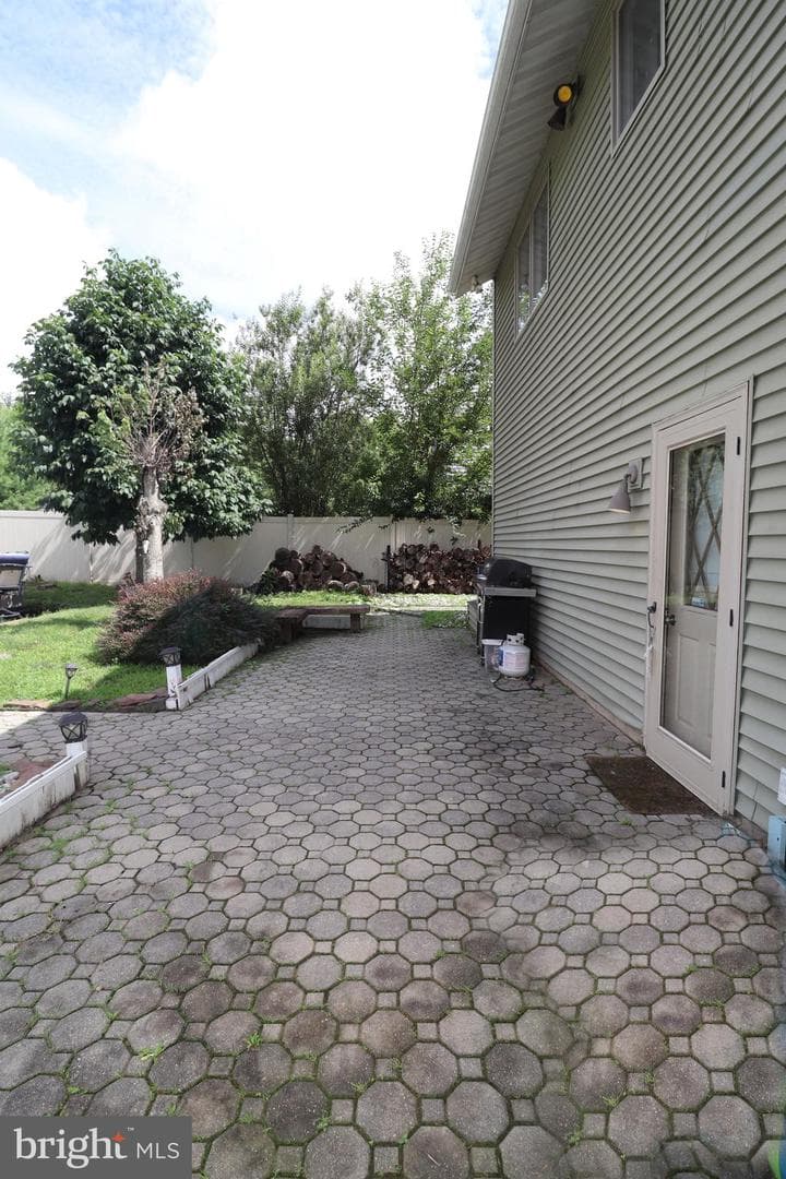 10 Blue Rock Drive photo 9