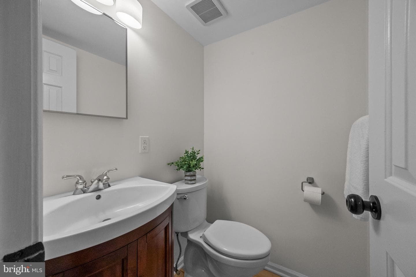 13 Colchester Place photo 17
